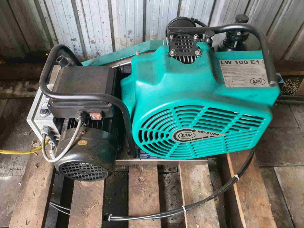 کمپرسور تنفسی LW 100E1